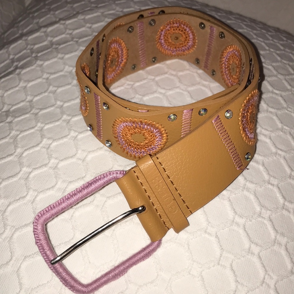 Guess embroidered belt